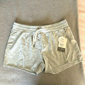 Vuori Laguna Shorts in Heather Grey
